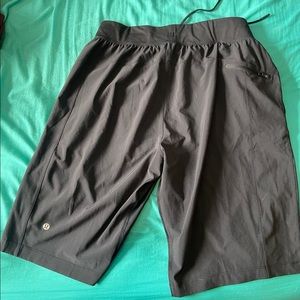 Mens large lululemons shorts